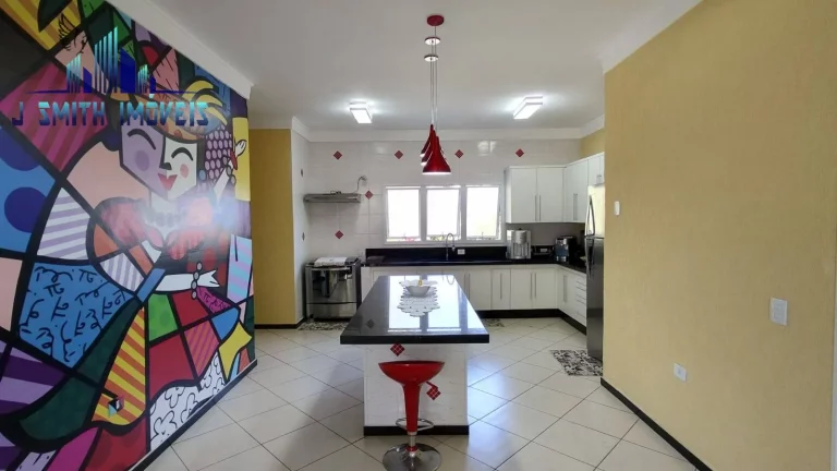 Imagem CASA PRATICAMENTE TÉRREA. PISCINA, SALÃO DE JOGOS, SAUNA, NA GRANJA VIANA