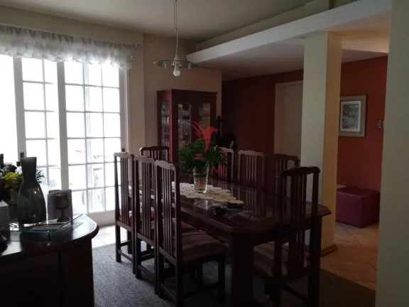 Imagem CASA ALTO PADRÃO, impecável, 4 dormitórios, um c/suite, área próximo ao centro e Shopping