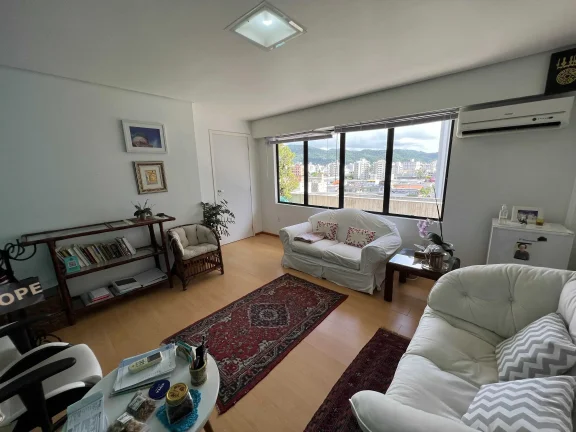 Imagem Sala Comercial com 2 ambientes e 1 vaga na Avenida Central - Balneário Camboriú