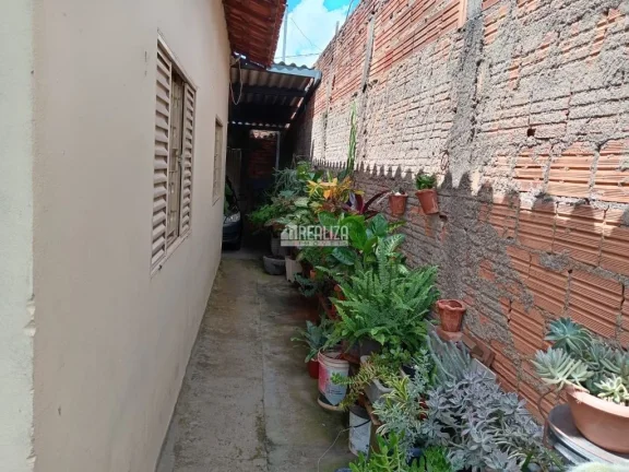 Imagem Casa com piscina à venda no Parque dos Buritis, Uberaba - MG