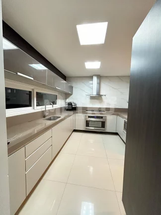 Imagem Casa à venda no Cond. Summerville 3 quartos, sendo 01 suíte, closet e banheira
