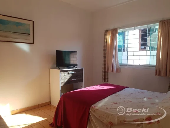 Imagem Casa no bairro Itaum, Joinville: 126m², 4 dormitórios, 1 suíte, 4 banheiros por R$ 840.000 - Venda.