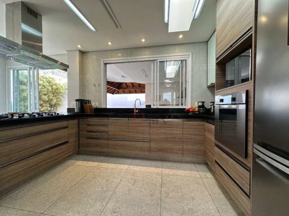Imagem Casa à venda no Alto da Boa Vista com 4 suítes e 343 m²