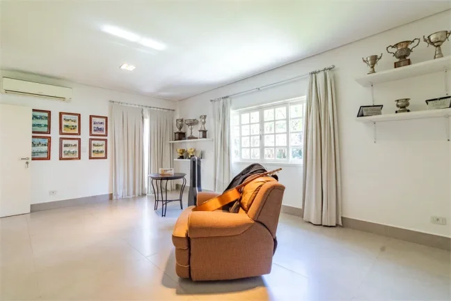 Imagem Casa à venda com 7 quartos, sendo 5 suítes, em Jardim Guedala, São Paulo - SP