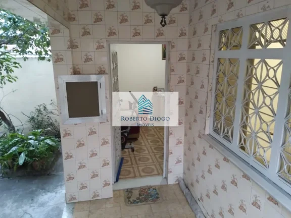 Imagem Oportunidade Imperdível: Casa à Venda em São João de Meriti-RJ, no Bairro Agostinho Porto - 3 quartos, 1 banheiro, 3 vagas, 92m².