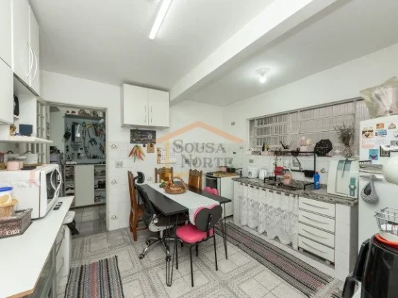 Imagem Casa Térrea, 104m², 8 dormitórios, sendo 2 suítes, 6 banheiros e 1 vaga de garagem. 

O imóvel ...