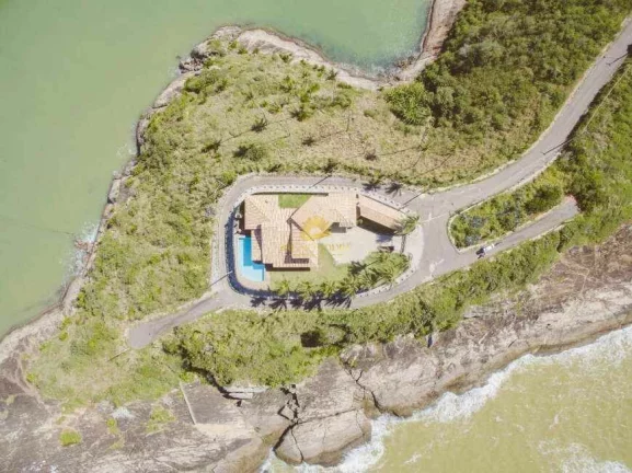 Imagem Mansão de Luxo em Meaípe, Guarapari: Vista Panorâmica 360º para o Mar
Descubra esta mansão de l...