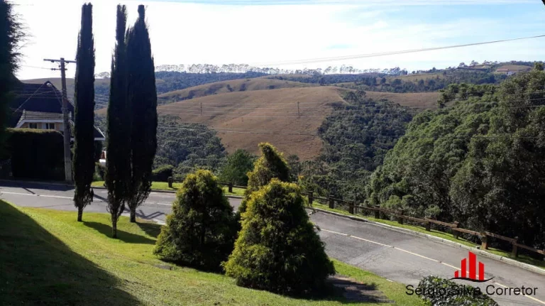 Imagem Casa com 04 Suítes à Venda, em Condomínio Fechado Alto Padrão.