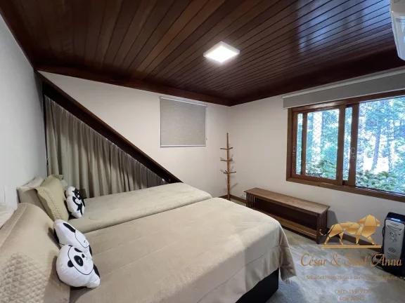 Imagem Linda Casa a venda em condomínio de alto padrão Campos do Jordão-SP