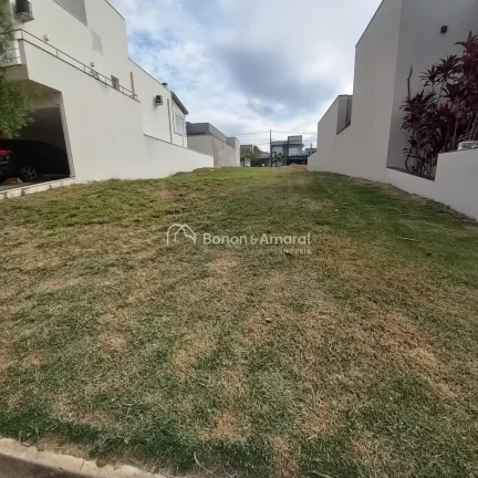 Imagem Oportunidade de negócio, excelente valor de venda e ótimo custo benefício !!

 Lote com 250 m² n...