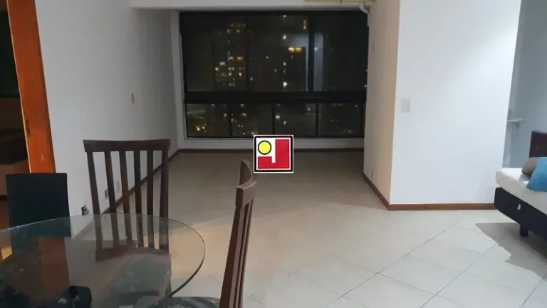 Imagem Vendo 1 suíte+depd, frontal mar, alto, vista maravilhosa, porteiro 24h, 2 vagas, ônibus, clube, piscina, sauna, churrasqueira, futebol, ginasio esport