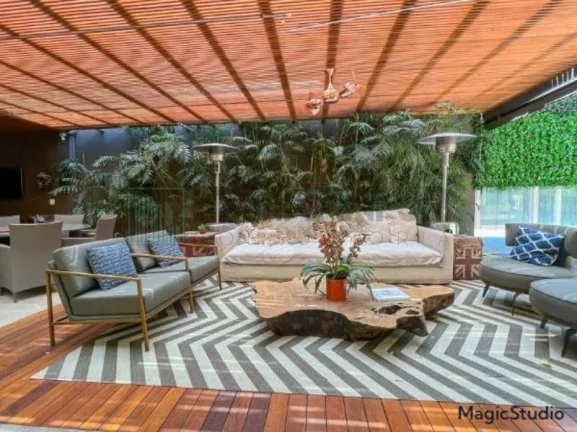 Imagem Casa dos sonhos no coração do Jardim América! Com uma área de 772m², esta casa totalmente reformada e mobiliada oferece conforto, luxo e modernidade