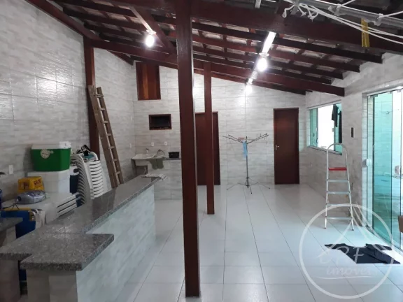 Imagem Vendo casa em Serraria São José SC de três dormitórios, sala e cozinha mais edícula