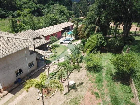 Imagem Aluga-se Chácara Ampla em Atibaia com 4.500 m² de Terreno