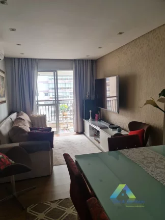 Imagem Apartamento recém reformado com 67m², 2 dormitórios, 1 suíte, 2 vagas de garagem coberta em localização privilegiada em área nobre a 500mts da Estação Metrô Chácara Klabin.