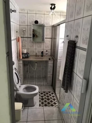 Imagem Sobrado com 157 metros, 3 dormitórios, 2 banheiros, 1 vaga com excelente localização e valor !