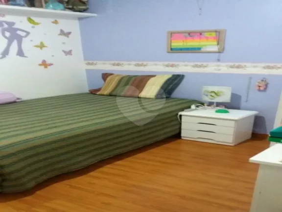 Imagem Casa à venda com 3 quartos, sendo 1 suíte, no condomínio Alameda do Eucaliptos, São Paulo - SP