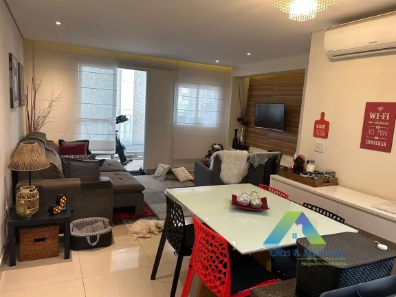 Imagem PORTEIRA FECHADA - Apto em 75m² com 2 dormitórios, 1 suíte, 1 varanda gourmet recém reformado e moderno, pronto para morar com 2 vagas de garagem fixas e cobertas..