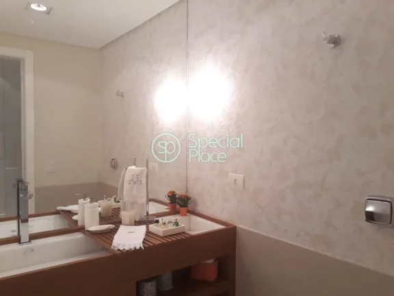 Imagem Apartamento em Moema, em rua arborizada, fáciç acesso as principais avenidas, shopping, aeroporto ...