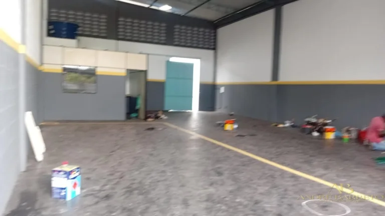Imagem IMÓVEL COMERCIAL PRONTO PARA OPERAÇÃO | JARDIM LIMOEIRO - CAMAÇARI | 212m² | PÉ-DIREITO ELEVADO | ESTACIONAMENTO