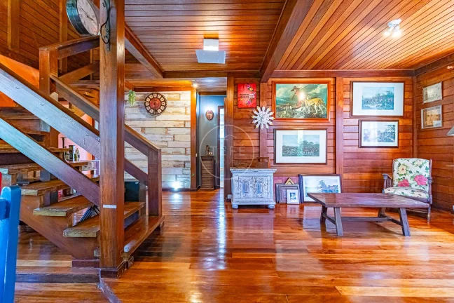 Imagem CASA com 3 DORMITÓRIOS em CONDOMÍNIO FECHADO - 199m² de área construída