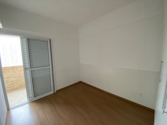 Imagem Ótimo apartamento a venda em Santos na Vila Belmiro, vazio.