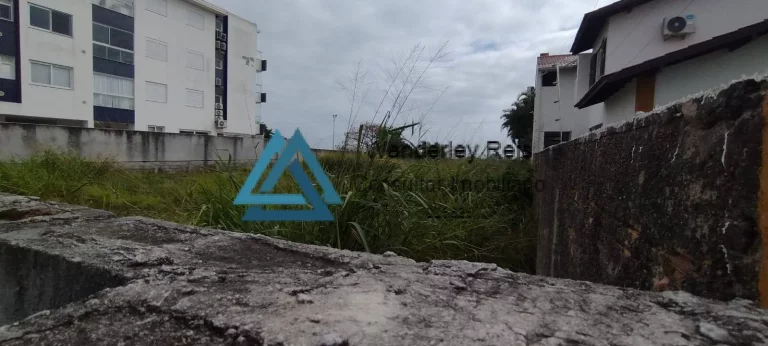 Imagem Terreno frente mar em Canasvieiras - Pé na areia