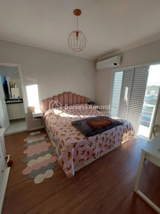 Imagem Encante-se com este belo sobrado de 220 mtrs, construído sobre um terreno plano de 300 mtrs, em um ...