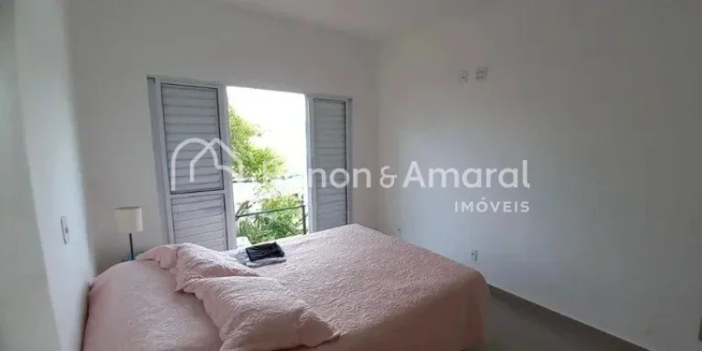 Imagem Linda casa térrea no Jardim Santa Genebra, com 3 suítes sendo 1 suíte com jardim de inverno e 2 s...
