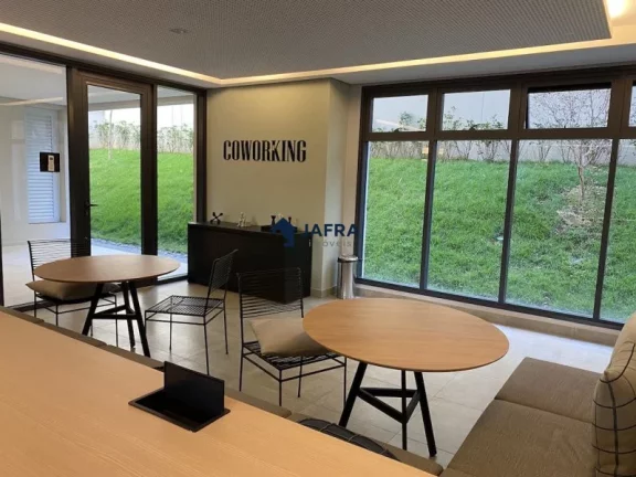 Imagem Aluguel Studio: vista livre ao lado do Shopping Frei Caneca