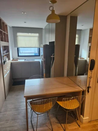 Imagem Apartamento à venda em São Paulo, Vila Nova Conceição, com 1 quarto, 37m2 e 1 vaga. Reformado e mobiliado.