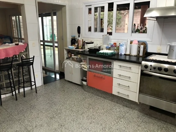 Imagem Esta elegante casa está situada no renomado Condomínio Residencial Terras do Caribe, em Valinhos, ...