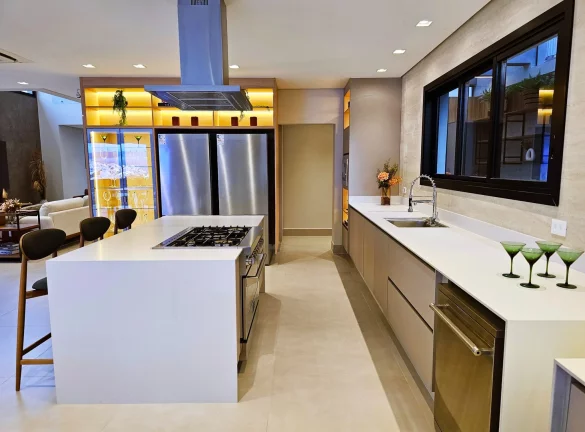 Imagem Casa de luxo à venda na Riviera de São Lourenço Módulo 12: 6 quartos, 6 suítes, 3 salas e 440m² de área!