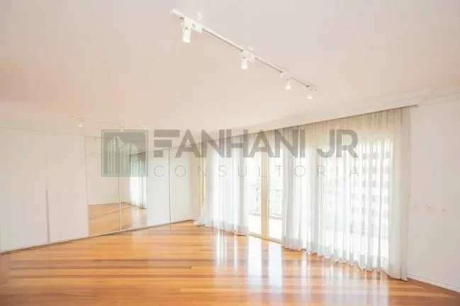Imagem Cobertura Duplex de Luxo no coração do Jardim Europa! Com uma vista cinematográfica e localização privilegiada, o Condomínio Edifício Villa Adriana