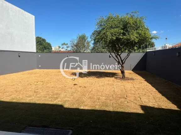 Imagem Imperdível: Casa à venda em Campo Grande-MS, Monte Castelo - 3 quartos, 1 suíte, 3 salas, 3 banheiros, 4 vagas, 230m².