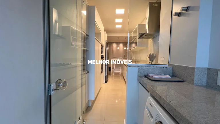Imagem Apartamento á venda no Pioneiros com 4 dormitórios e 3 vagas de garagem localizado em Balneário Camboriú.