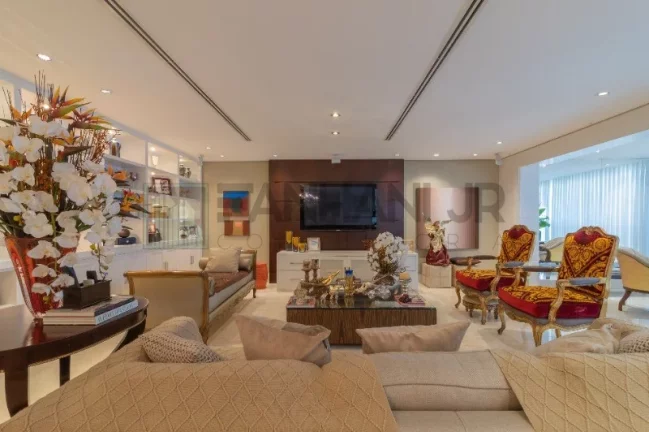 Imagem Venha morar no incrível Jardim Paulista! Oferecemos um apartamento dos sonhos, com 198m² de puro conforto e elegância. Com 3 suítes e 4 vagas, esse im