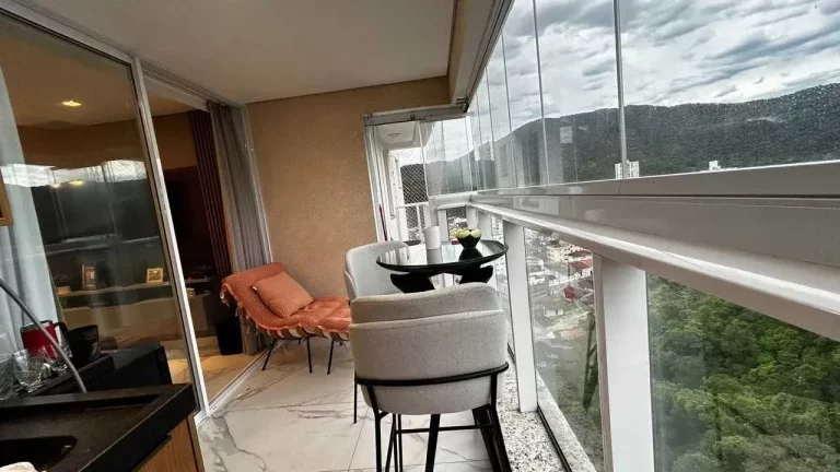 Imagem Apartamento com 2 suítes e 2 vagas de garagem em Ressacada - Itajaí