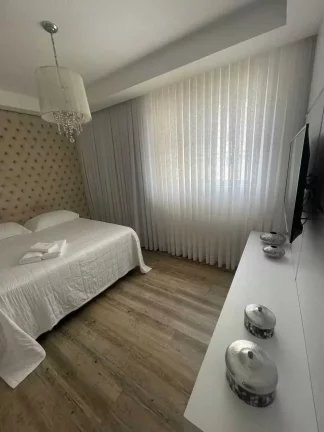 Imagem Apartamento com 3 suítes sendo 2 demi e 2 vagas de garagem em Balneário Camboriú/SC