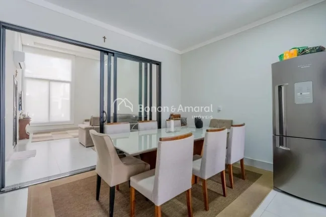Imagem Belíssima casa térrea com 2 anos de construção no Condomínio Terras do Fontanário, Paulínia.
...