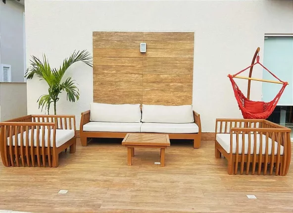 Imagem Casa mobiliada em condomínio fechado com 3 suítes e 4 vagas de garagem em Camboriú