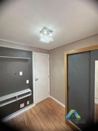 Imagem Lindo apartamento semi mobiliado recém reformado com fino padrão de acabamento.