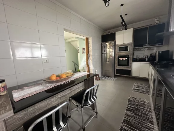 Imagem Casa alta à venda no bairro da Aparecida