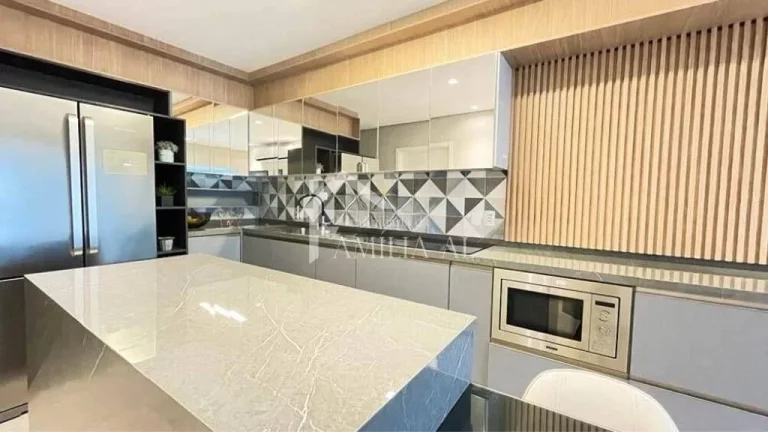 Imagem CASA (SOBRADO) COM 250 M² NO BAIRRO ESPINHEIROS