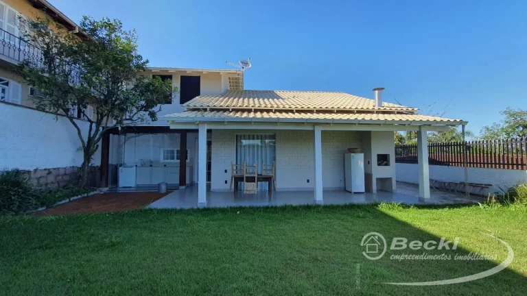 Imagem Casa alto padrão no bairro Nova Brasília - Joinville