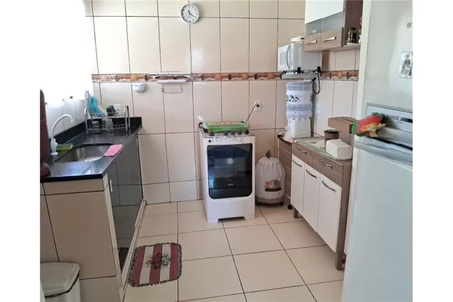 Imagem Casa de dois dormitórios em condomínio fechado em Itaipuaçu