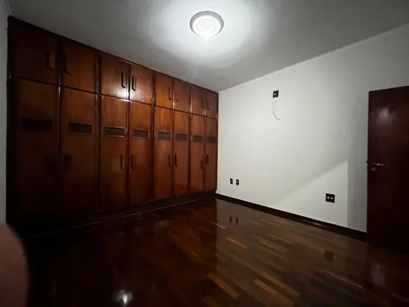 Imagem Casa tipo para venda em Prolongamento Jardim Doutor Antônio Petráglia com 3 quartos, sendo 1 suíte, 183m2