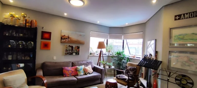 Imagem Apartamento 180 M², 4Q, 3 Suítes, 5 Banheiros, 3 Salas, 3 Vagas, Varanda, Depósito, Academia, Piscina, Quadra, Salão de Festas.