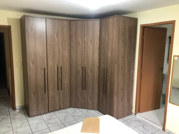 Imagem Sobrado Vila Alpina - 250 m² - 4 Dormitórios - 1 Suíte - Quintal com churrasqueira - 2 Vagas - Portão eletrônico.