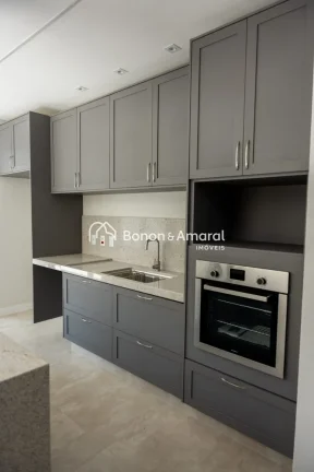 Imagem Sobrado em condomínio com 235m² de área construída.
São 3 dormitórios, sendo 3 suítes amplas ...